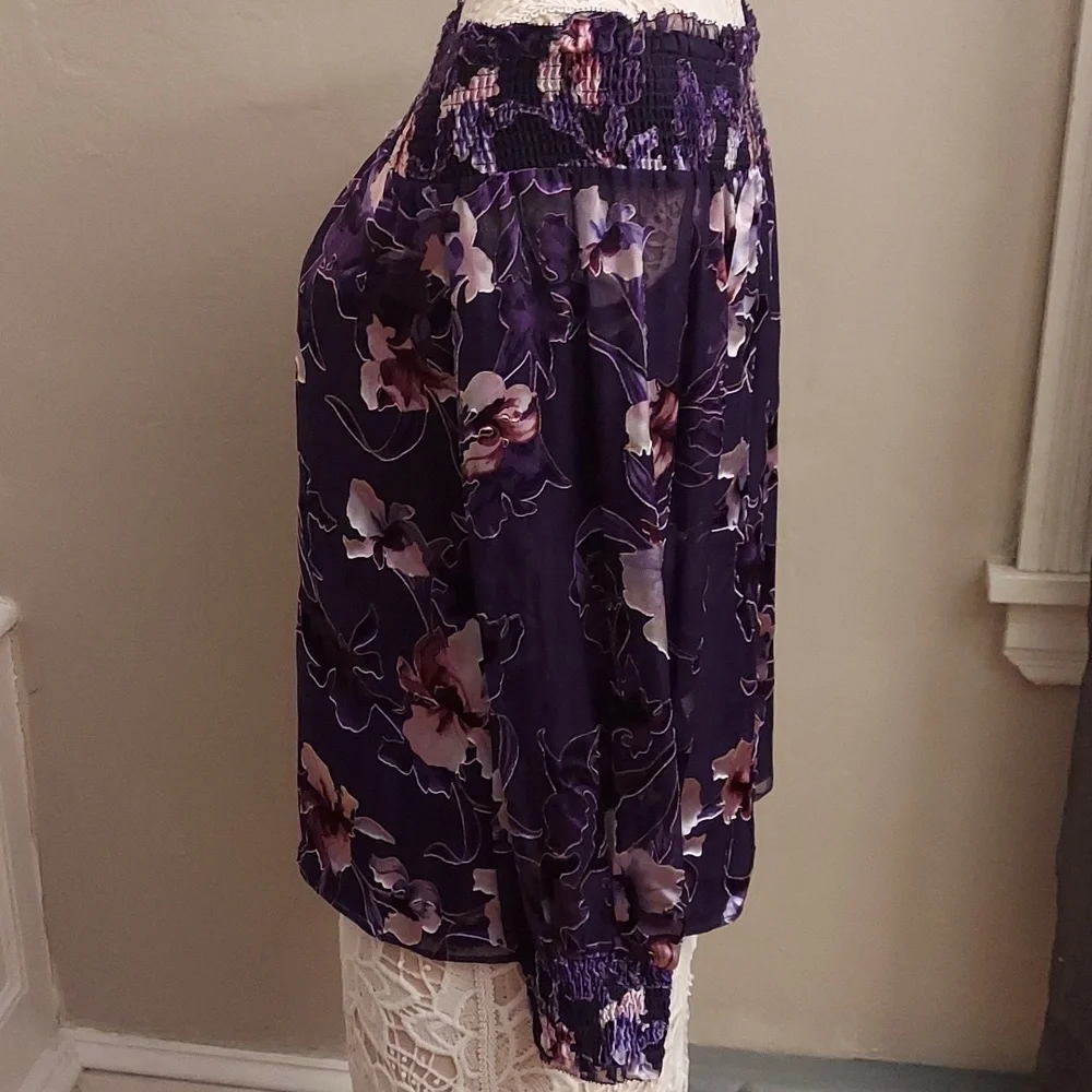 WHITE HOUSE BLACK MARKET M Purple Floral Burnout Silk Blend Off-the-Shoulder Top - Picture 7 of 12